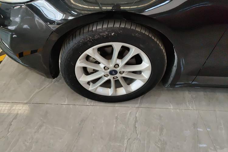 Used Ford Mondeo 2018 EcoBoost 180 Smart Control Fashion Model China VI Standard Left Front Wheel Hub