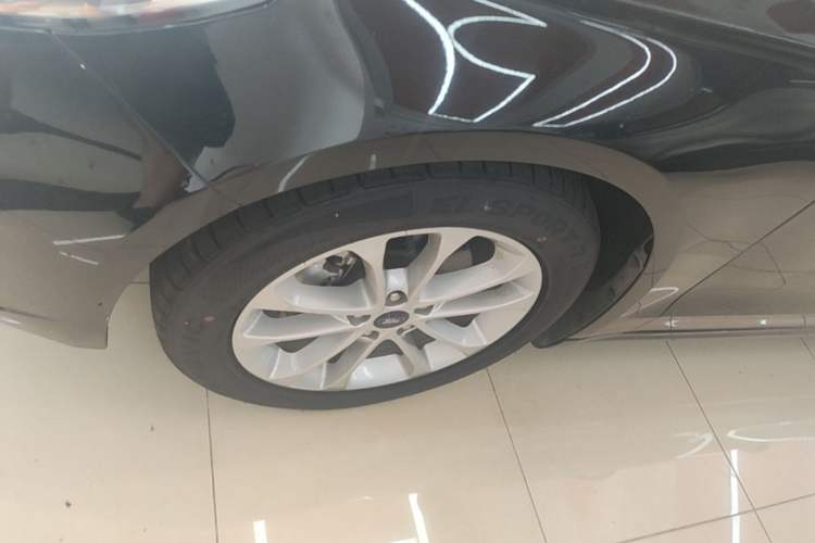 Used Ford Mondeo 2018 EcoBoost 180 Smart Control Fashion Model China VI Standard Left Front Wheel Hub