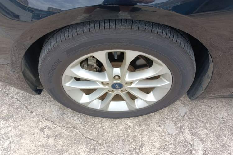 Used Ford Mondeo 2018 EcoBoost 180 Smart Control Fashion Model China VI Standard Left Front Wheel Hub
