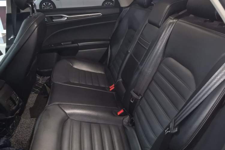 Used Ford Mondeo 2018 EcoBoost 180 Fashion Edition Left Rear Seat