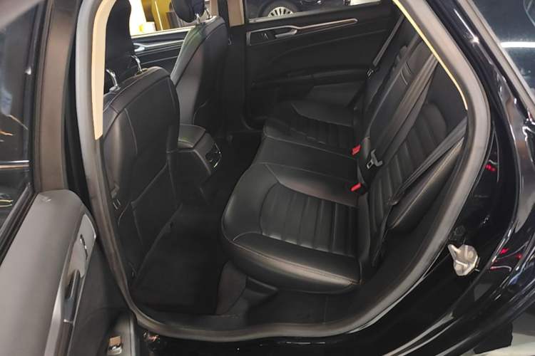 Used Ford Mondeo 2018 EcoBoost 180 SmartControl Luxury Model China V Standard Left Rear Seat