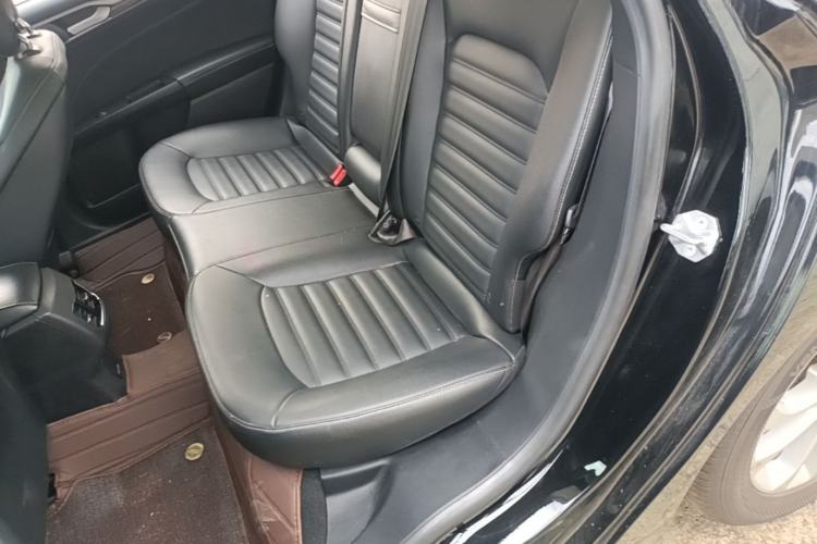 Used Ford Mondeo 2018 EcoBoost 180 Smart Control Fashion Model China VI Standard Left Rear Seat