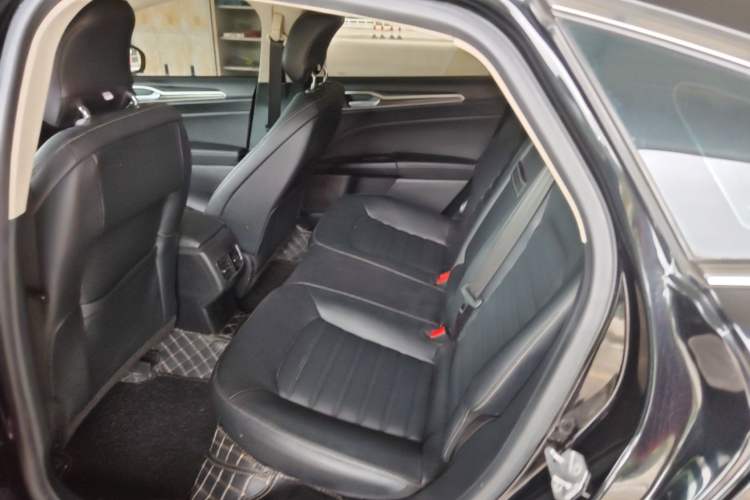 Used Ford Mondeo 2018 EcoBoost 200 Smart Control Fashion Model China VI Standard Left Rear Seat