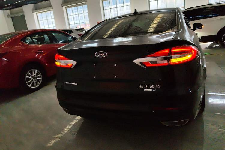 Used Ford Mondeo 2018 EcoBoost 180 Smart Control Fashion Model China VI Standard Rear