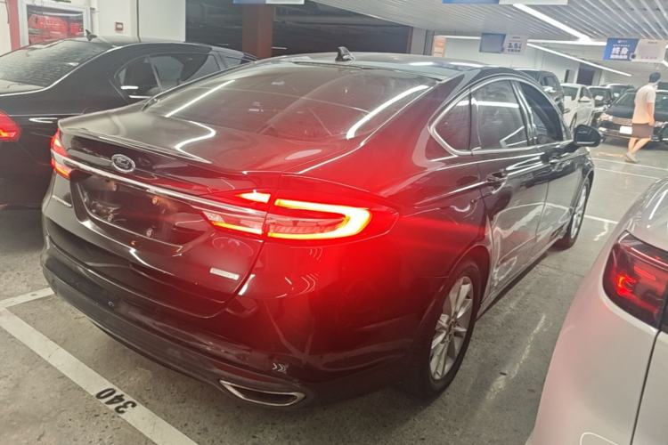 Used Ford Mondeo 2018 EcoBoost 180 Fashion Edition Rear Right 45 Deg