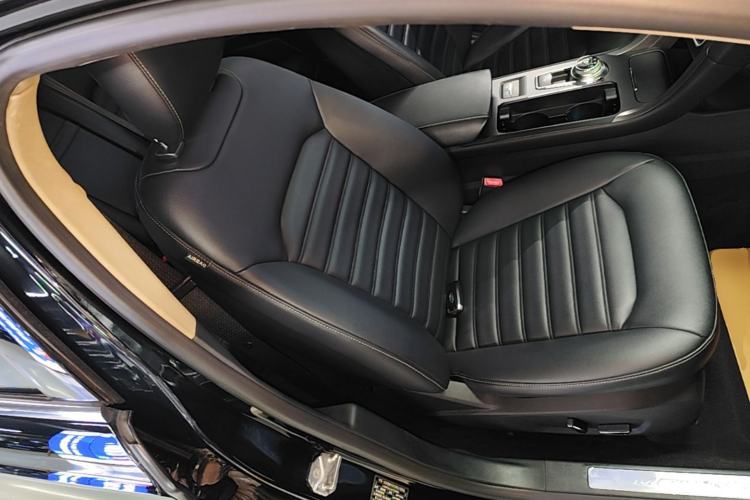 Used Ford Mondeo 2018 EcoBoost 180 SmartControl Luxury Model China V Standard Right Front Seat