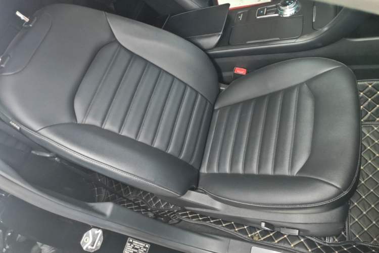 Used Ford Mondeo 2018 EcoBoost 180 Smart Control Fashion Model China VI Standard Right Front Seat