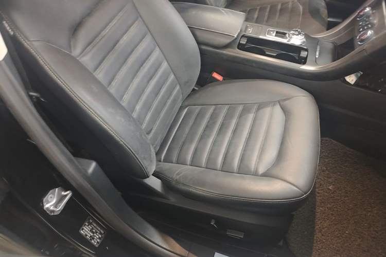 Used Ford Mondeo 2018 EcoBoost 180 Fashion Edition Right Front Seat