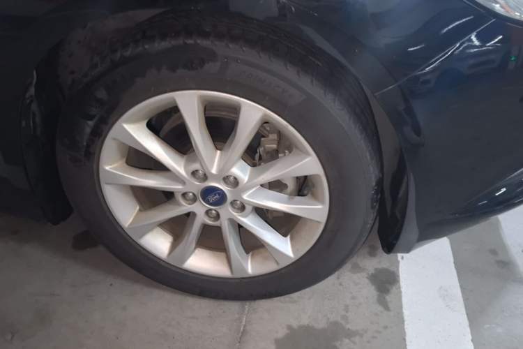 Used Ford Mondeo 2018 EcoBoost 180 Fashion Edition Right Front Wheel Hub