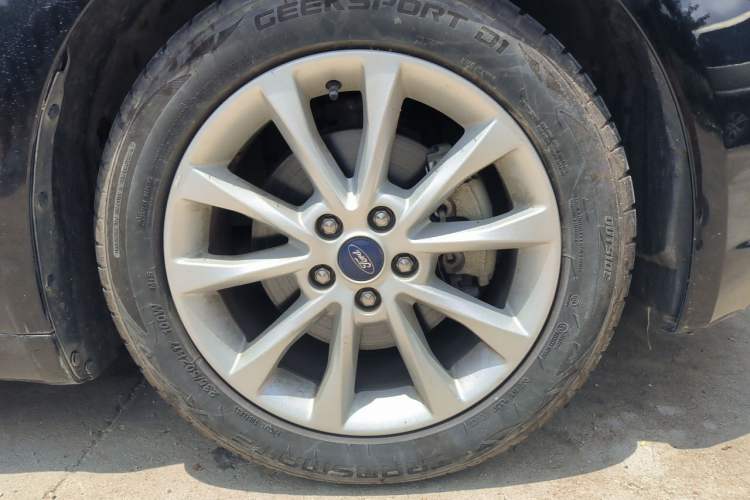 Used Ford Mondeo 2018 EcoBoost 180 Fashion Edition Right Front Wheel Hub