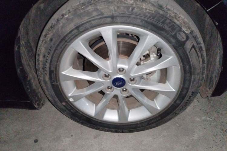 Used Ford Mondeo 2018 EcoBoost 200 Stylish Model Right Front Wheel Hub