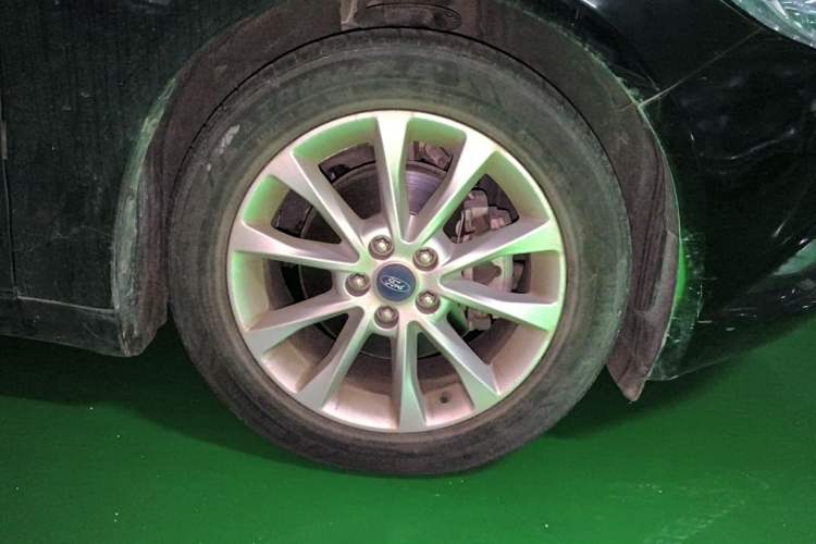 Used Ford Mondeo 2018 EcoBoost 180 Fashion Edition Right Front Wheel Hub