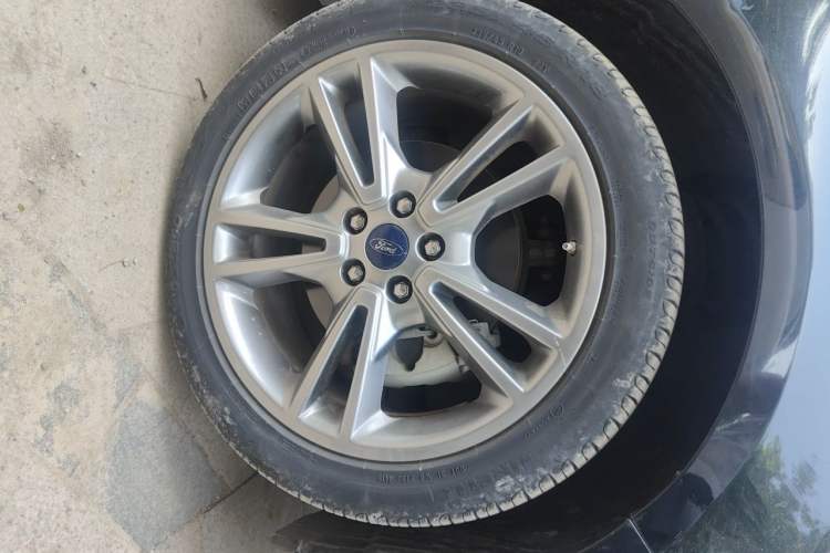Used Ford Mondeo 2018 EcoBoost 200 Stylish Model Right Front Wheel Hub