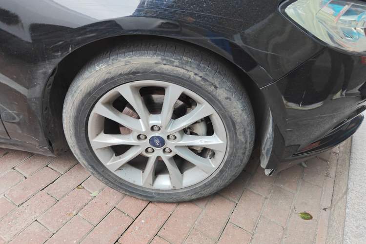 Used Ford Mondeo 2018 EcoBoost 180 Fashion Edition Right Front Wheel Hub