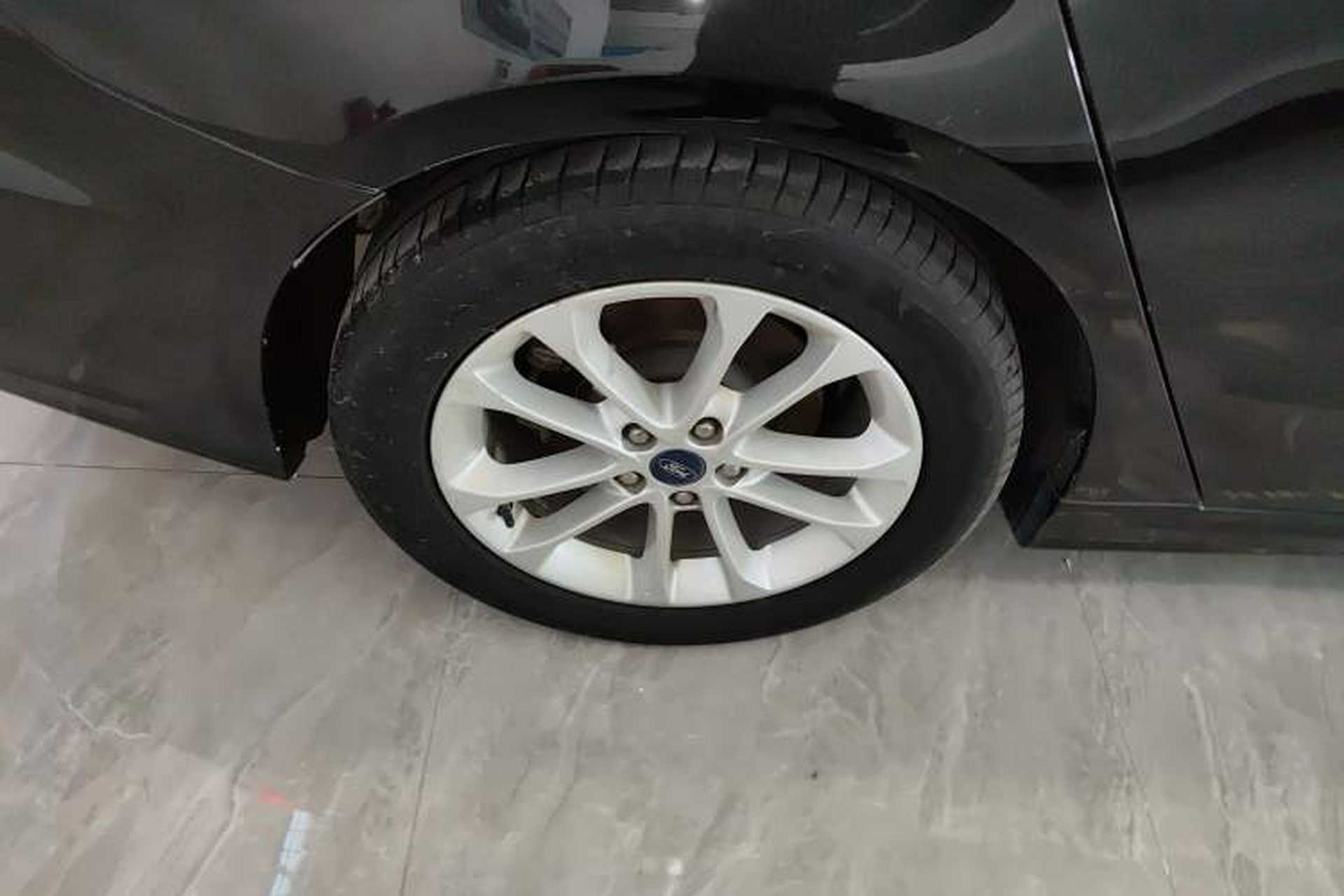 Used Ford Mondeo 2018 EcoBoost 180 Smart Control Fashion Model China VI Standard Right Rear Wheel Hub