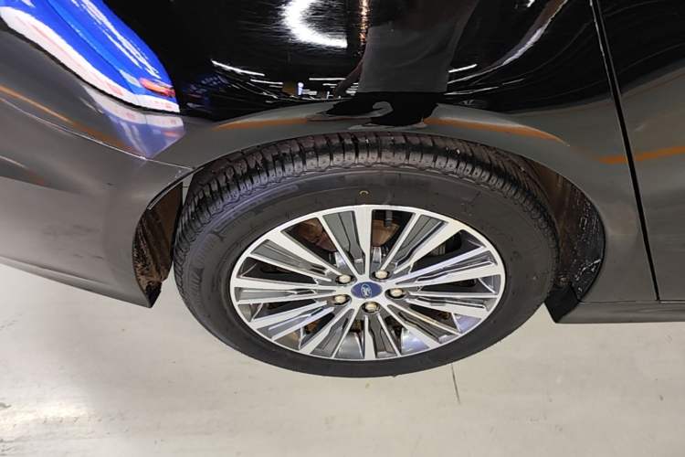 Used Ford Mondeo 2018 EcoBoost 180 SmartControl Luxury Model China V Standard Right Rear Wheel Hub