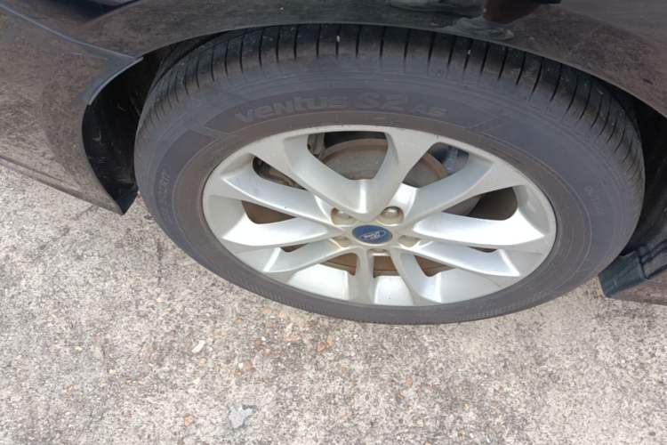 Used Ford Mondeo 2018 EcoBoost 180 Smart Control Fashion Model China VI Standard Right Rear Wheel Hub