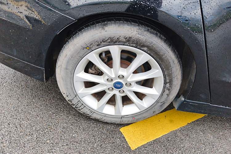 Used Ford Mondeo 2018 EcoBoost 180 Fashion Edition Right Rear Wheel Hub