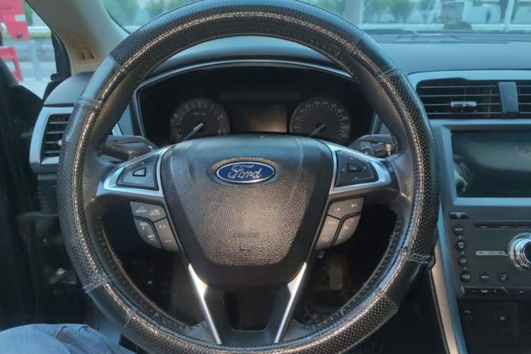 Used Ford Mondeo 2018 EcoBoost 180 Smart Control Fashion Model China V Standard Steering Wheel