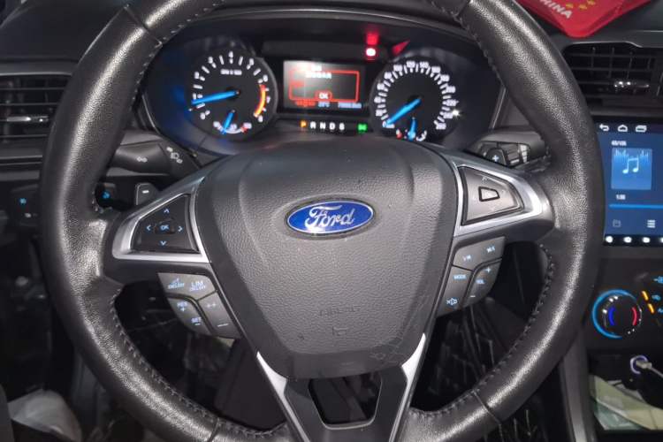 Used Ford Mondeo 2018 EcoBoost 180 Fashion Edition Steering Wheel