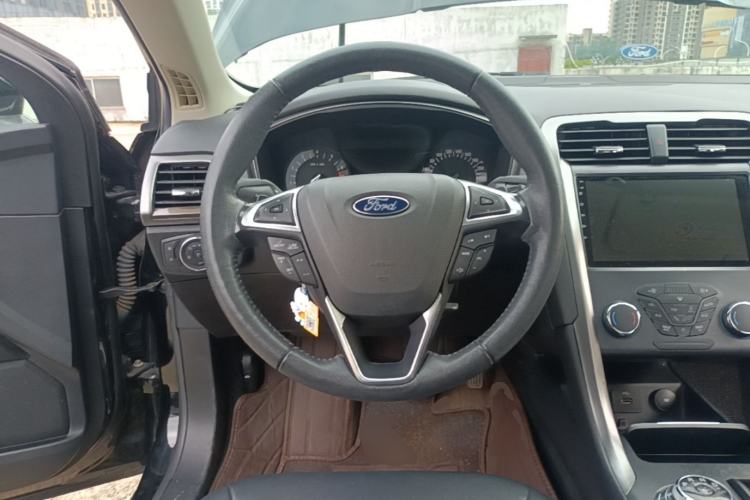Used Ford Mondeo 2018 EcoBoost 180 Smart Control Fashion Model China VI Standard Steering Wheel