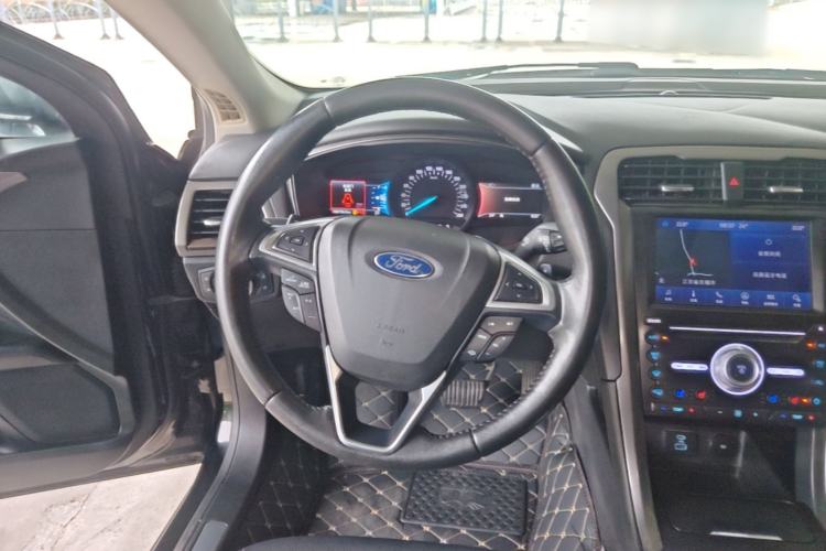 Used Ford Mondeo 2018 EcoBoost 200 Smart Control Fashion Model China VI Standard Steering Wheel