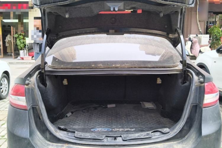 Used Ford Mondeo 2018 EcoBoost 180 Fashion Edition Trunk