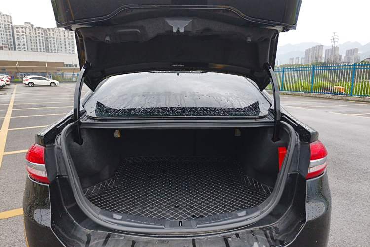 Used Ford Mondeo 2018 EcoBoost 180 Fashion Edition Trunk