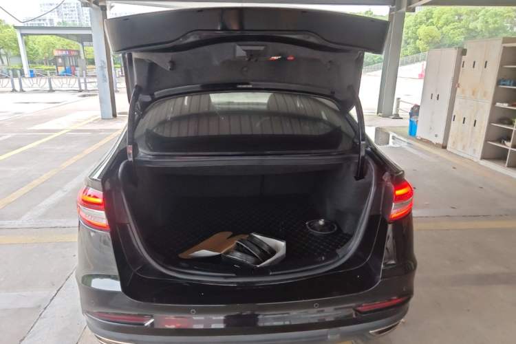 Used Ford Mondeo 2018 EcoBoost 200 Smart Control Fashion Model China VI Standard Trunk