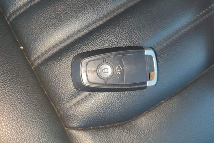 Used Ford Mondeo 2018 EcoBoost 180 Smart Control Fashion Model China V Standard Vehicle Key