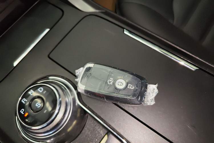 Used Ford Mondeo 2018 EcoBoost 180 Smart Control Fashion Model China VI Standard Vehicle Key