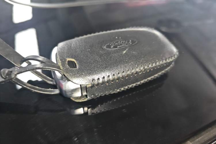 Used Ford Mondeo 2018 EcoBoost 180 Smart Control Fashion Model China VI Standard Vehicle Key