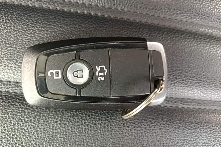 Used Ford Mondeo 2018 EcoBoost 180 Smart Control Fashion Model China VI Standard Vehicle Key