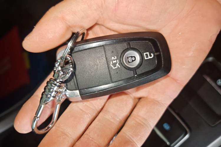 Used Ford Mondeo 2018 EcoBoost 200 Smart Control Fashion Model China VI Standard Vehicle Key