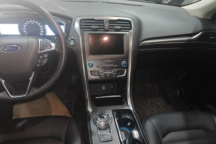 Used Ford Mondeo 2018 EcoBoost 180 SmartControl Luxury Model China VI Standard Audio And AC Panel