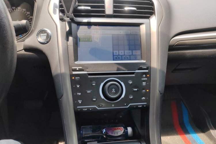 Used Ford Mondeo 2018 EcoBoost 200 Smart Control Fashion Model China VI Standard Audio And AC Panel