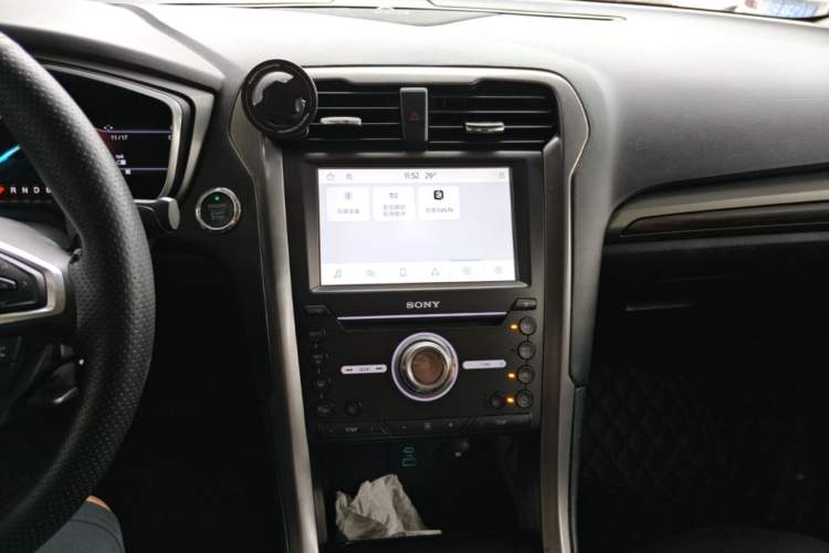 Used Ford Mondeo 2018 EcoBoost 180 Smart Control Fashion Model China V Standard Audio And AC Panel