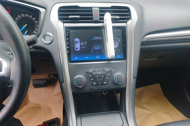 Used Ford Mondeo 2018 EcoBoost 180 Smart Control Fashion Model China V Standard Audio And AC Panel