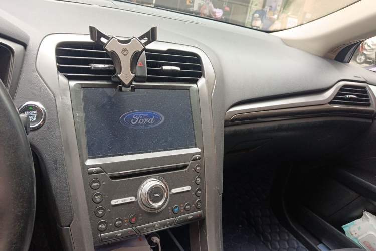 Used Ford Mondeo 2018 EcoBoost 180 Smart Control Fashion Model China V Standard Audio And AC Panel