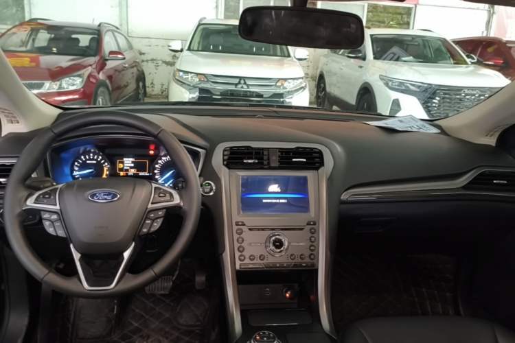 Used Ford Mondeo 2018 EcoBoost 180 Smart Control Fashion Model China VI Standard Center Console