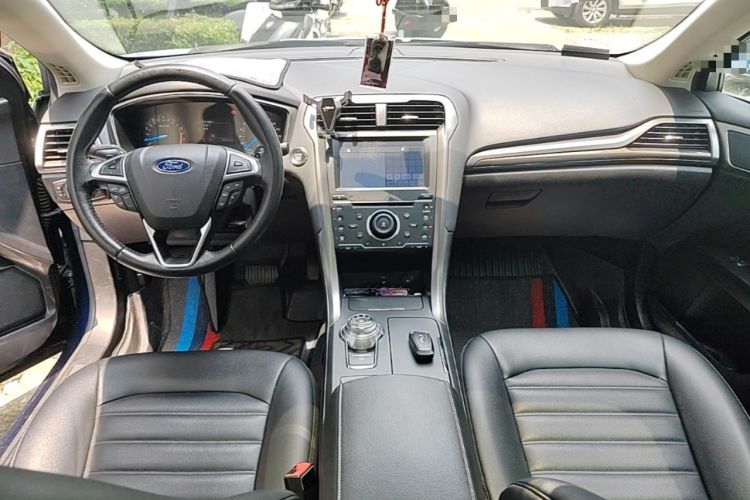 Used Ford Mondeo 2018 EcoBoost 200 Smart Control Fashion Model China VI Standard Center Console