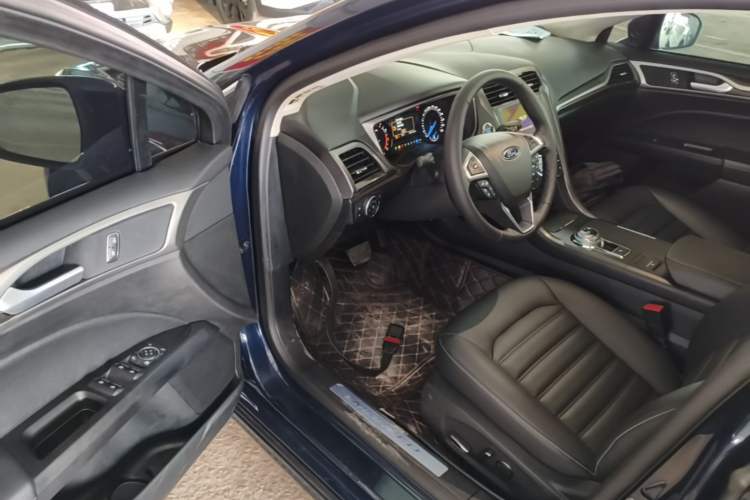 Used Ford Mondeo 2018 EcoBoost 180 Smart Control Fashion Model China VI Standard Driver Seat
