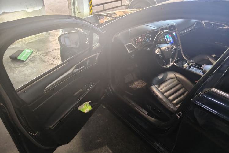 Used Ford Mondeo 2018 EcoBoost 200 Stylish Model Driver Seat