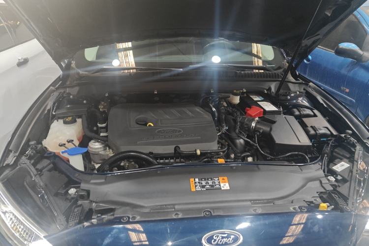 Used Ford Mondeo 2018 EcoBoost 180 SmartControl Luxury Model China VI Standard Engine Bay