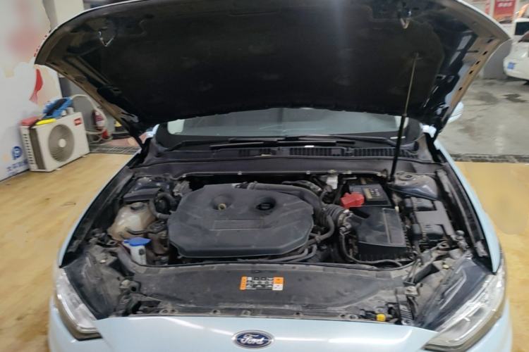 Used Ford Mondeo 2018 EcoBoost 200 Smart Control Fashion Model China VI Standard Engine Bay