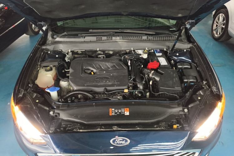 Used Ford Mondeo 2018 EcoBoost 180 Smart Control Fashion Model China V Standard Engine Bay