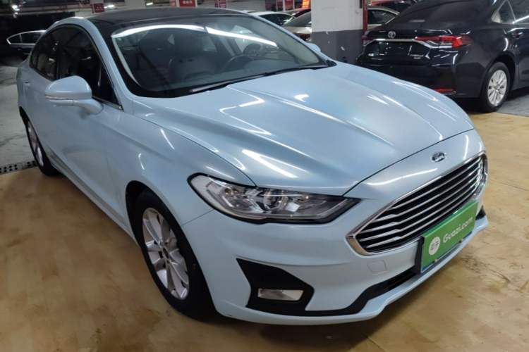 Used Ford Mondeo 2018 EcoBoost 200 Smart Control Fashion Model China VI Standard Front Right 45 Deg