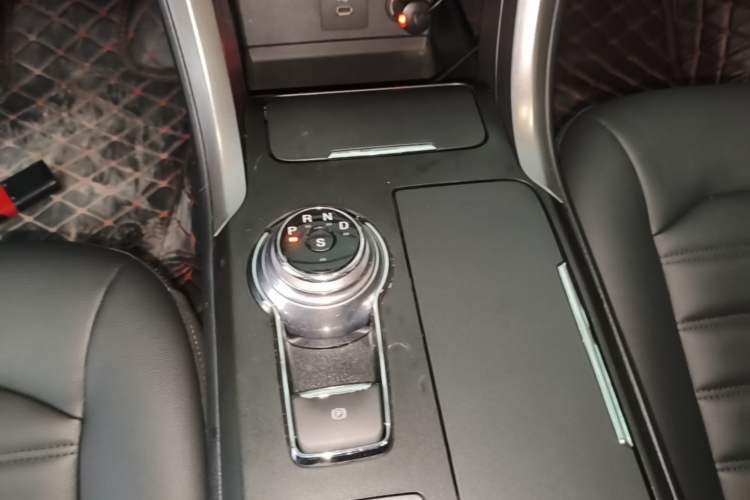 Used Ford Mondeo 2018 EcoBoost 180 Smart Control Fashion Model China VI Standard Gear Lever