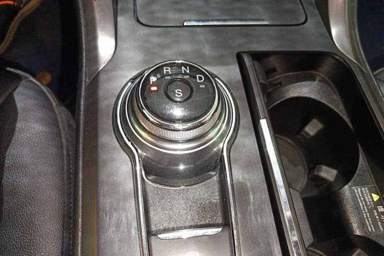 Used Ford Mondeo 2018 EcoBoost 180 Smart Control Fashion Model China VI Standard Gear Lever