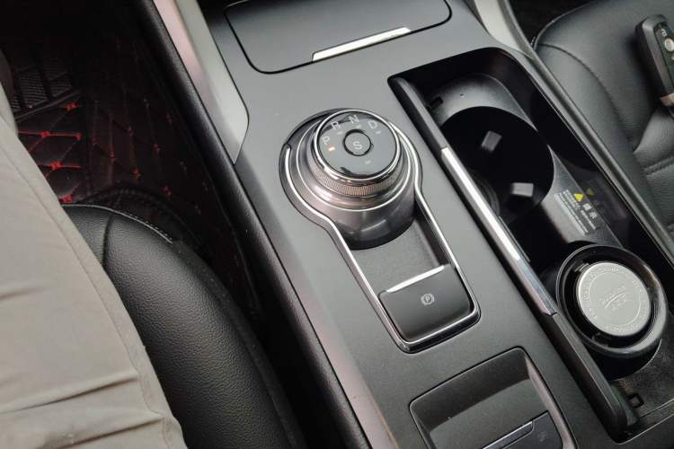 Used Ford Mondeo 2018 EcoBoost 180 Smart Control Fashion Model China V Standard Gear Lever